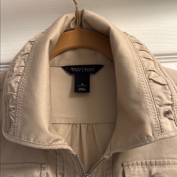 White House Black Market Tan Cropped Utility Jacket Size 4 - Picture 2 of 5